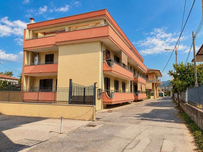 Appartamento trilocale in vendita in Via Appia, Centro, Maddaloni