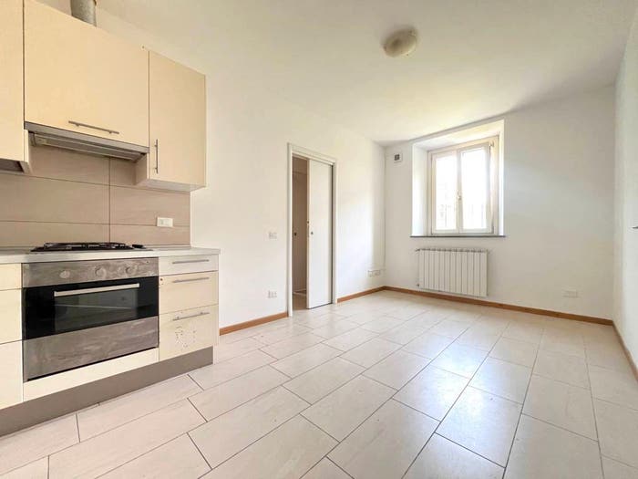 Appartamento bilocale in vendita in Via Pier Giovanni Varisco, Bernate La Ca', Arcore