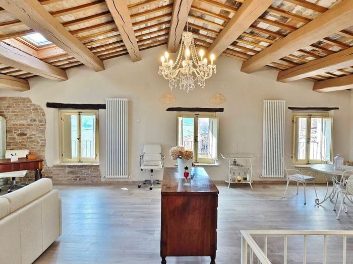 Casa con 6 locali in vendita in Frazione Loretello, Arcevia