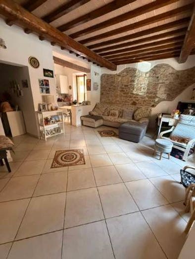 Appartamento quadrilocale in vendita in Via Maggio, Centro, Piombino