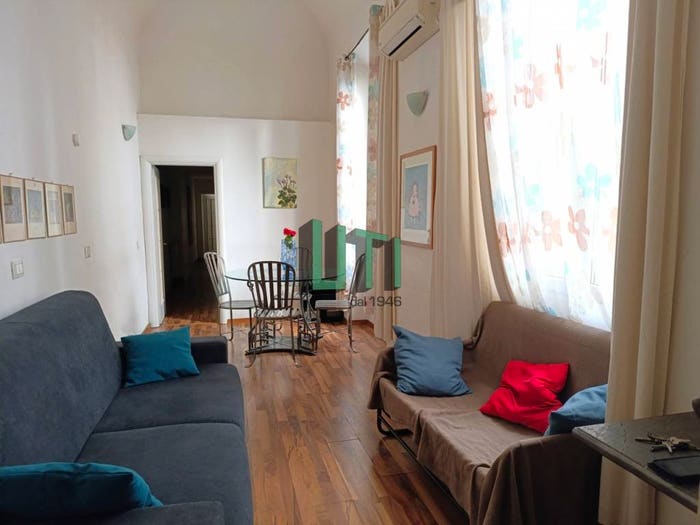 Appartamento quadrilocale in vendita in Via Camillo Benso di Cavour, San Marco SS Annunziata, Firenze