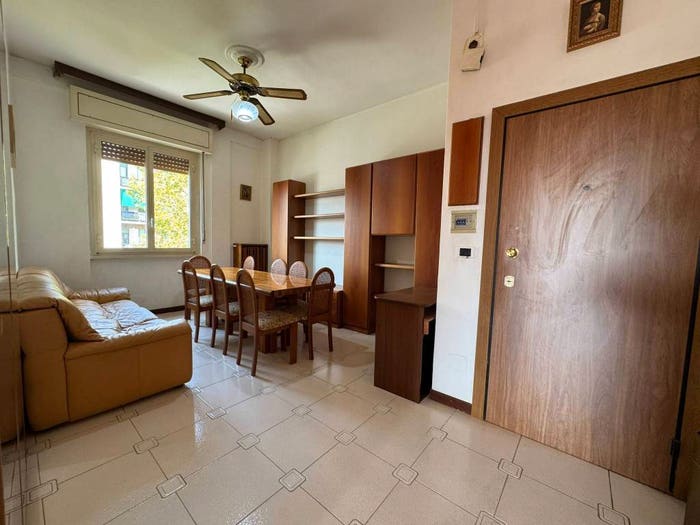Appartamento quadrilocale in vendita in Via Lorenteggio, Giambellino, Milano