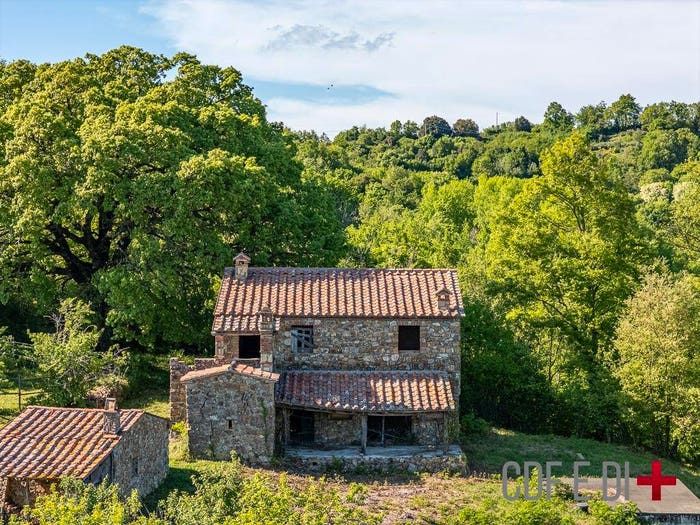Casa con 6 locali in vendita in Strada Provinciale Massetana, Montieri