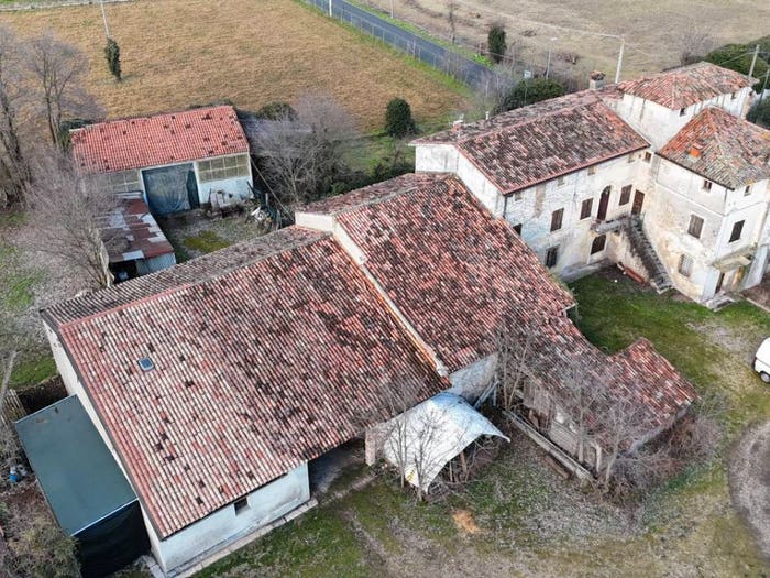 Casa con 6 locali in vendita in Via Della Trinità, Trinità, Buttapietra