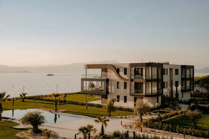 Appartamento quadrilocale in vendita in Lungolago Giuseppe Garibaldi, Centro, Peschiera del Garda