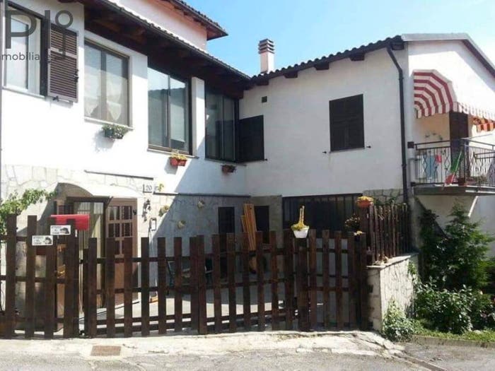 Casa con 6 locali in vendita in Roccavignale