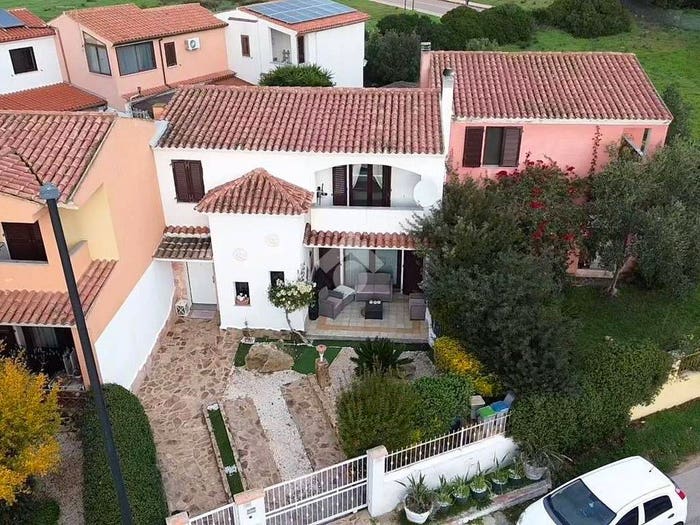 Casa trilocale in vendita in Via Petta, San Nicola, Olbia