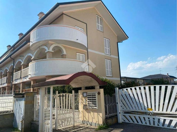 Appartamento bilocale in vendita in Via montale, Arluno