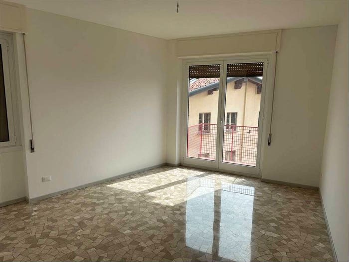Appartamento quadrilocale in vendita in Via Corbetta, Centro, Cantù