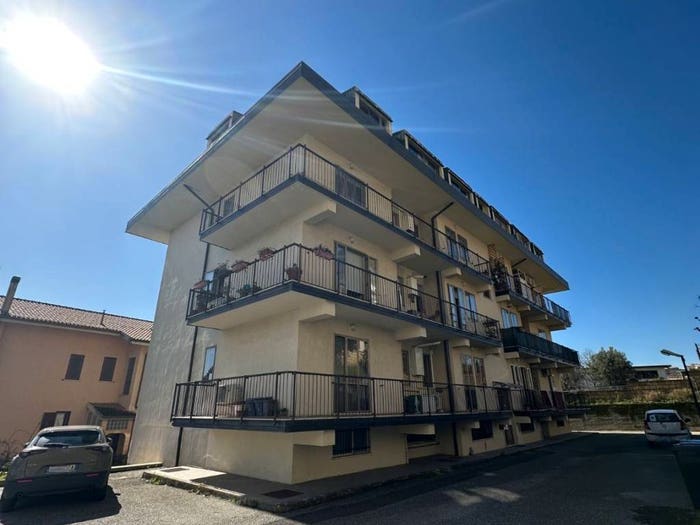 Appartamento quadrilocale in vendita in Via Regina Madre, Siano Cava, Catanzaro