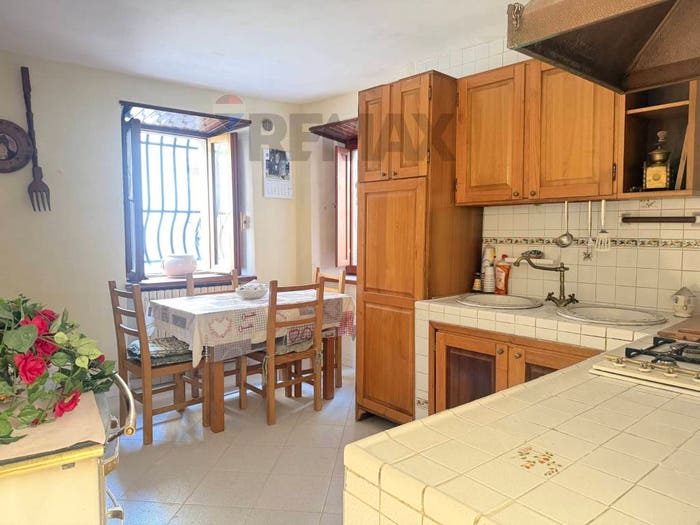 Appartamento con 6 locali in vendita in Via Caracena, Villetta Barrea
