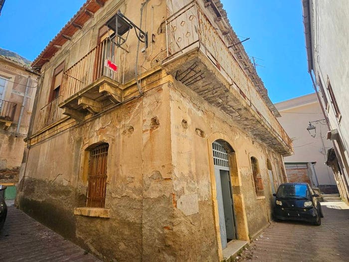 Casa con 5 locali in vendita in Via Case Nuove, Giampilieri, Messina