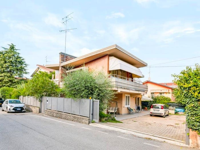Casa con 6 locali in vendita in Desenzano Centro, Desenzano del Garda