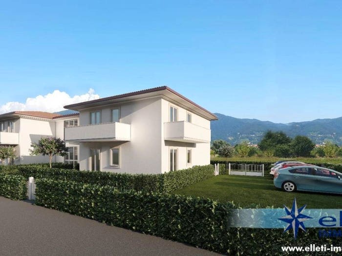 Appartamento trilocale in vendita in Marina di Massa Centro, Massa