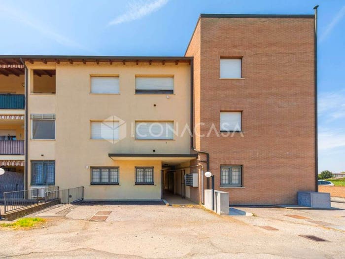 Appartamento trilocale in vendita in Via Stelloni Levante, Calderara di Reno