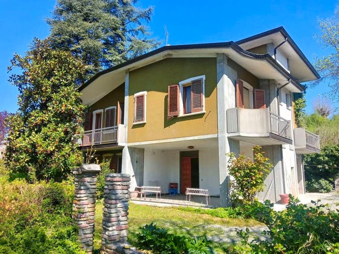 Casa con 6 locali in vendita in Via Provinciale, Caminata, Alta Val Tidone