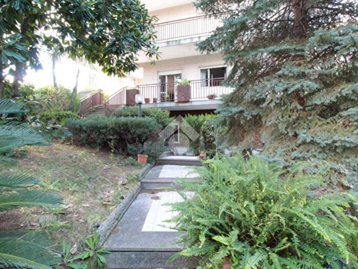 Casa con 6 locali in vendita in Via dei Giardini, Puccianiello, Caserta