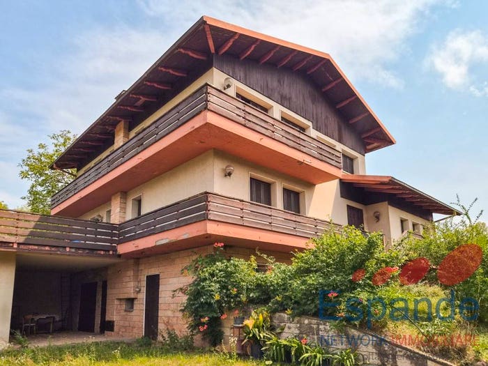 Casa con 6 locali in vendita in Centro, Camugnano