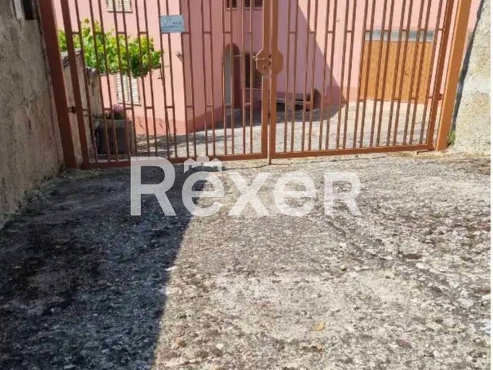 Casa con 6 locali in vendita in Via Asilo, Montresta
