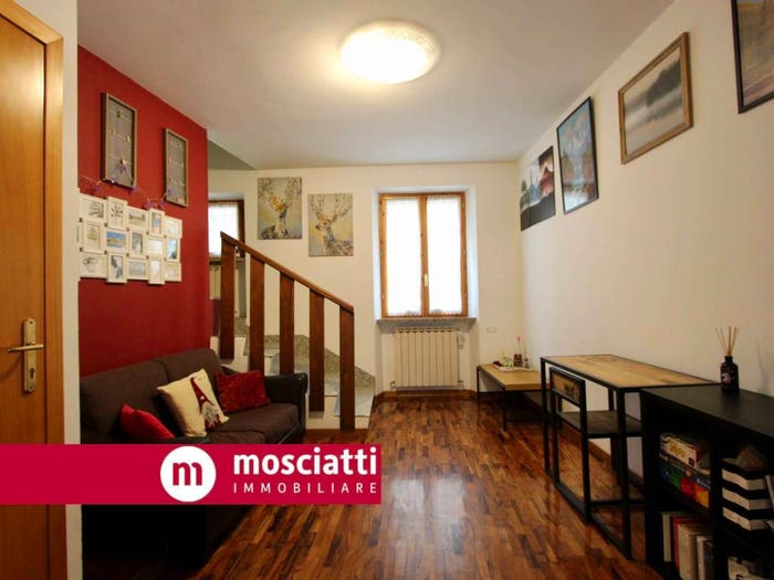 Casa con 6 locali in vendita in Vicolo Case Bruciate, Centro, Matelica
