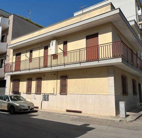 Appartamento trilocale in vendita in Via Lecce A, Palagiano