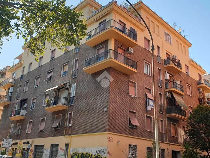 Appartamento trilocale in vendita in Circonvallazione Gianicolense Circonvallazione Gianicolensense, Monteverde Nuovo, Roma