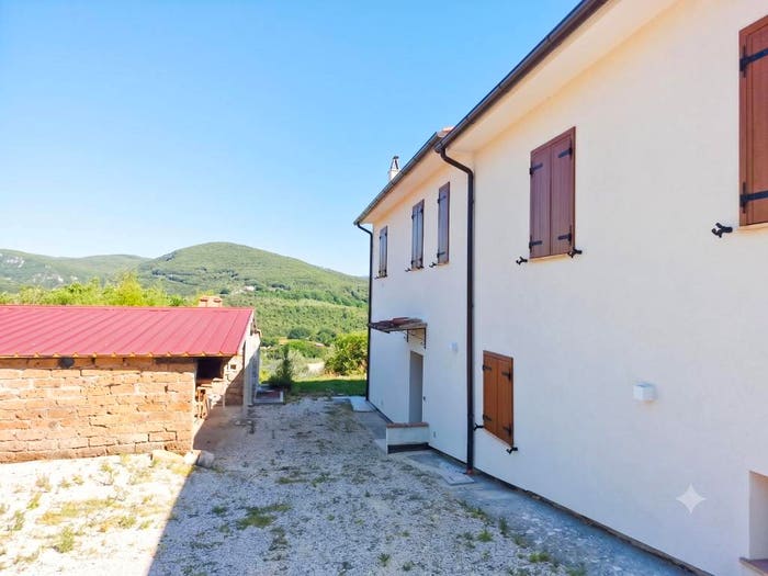 Casa con 6 locali in vendita in Strada di Camerata, Centro, Amelia