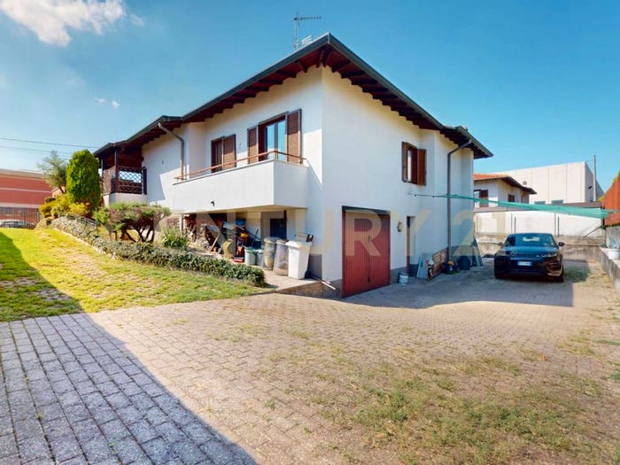 Casa con 5 locali in vendita in Via per Busto, Fagnano Olona