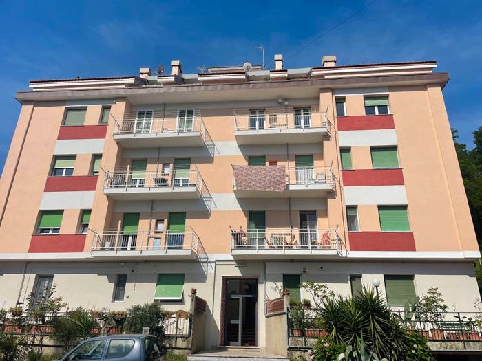 Appartamento trilocale in vendita in Via Mainoso, Pontedecimo, Genova