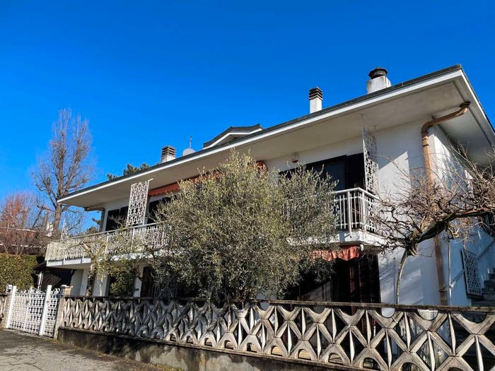 Casa con 6 locali in vendita in via Dei Ranuncoli, Piossasco