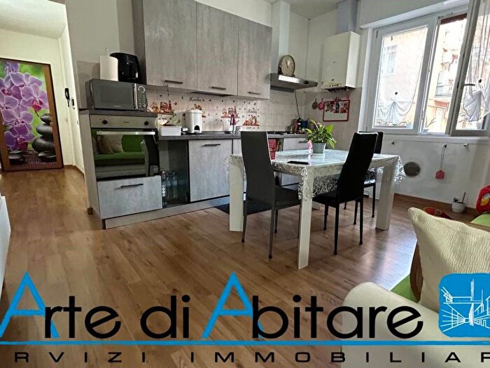 Appartamento trilocale in vendita in Via Monsignor Ferdinando Pogliani, Centro, Parabiago