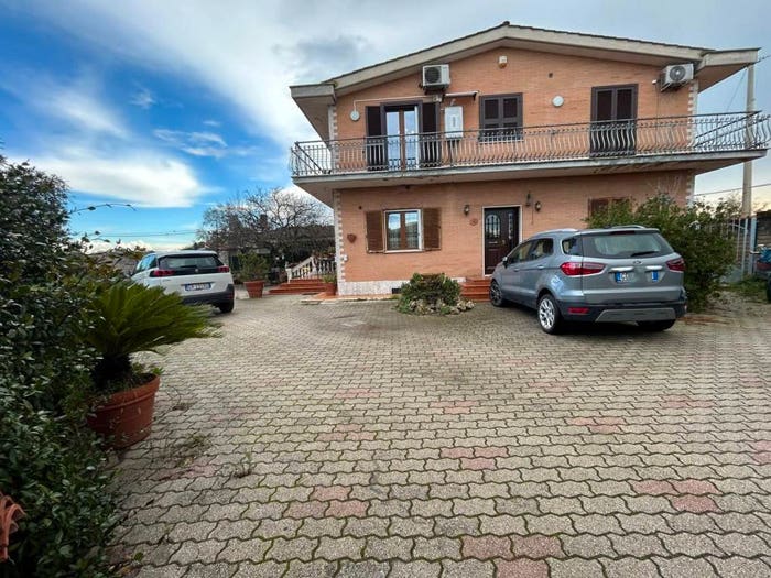 Appartamento con 5 locali in vendita in Via Dronero, Le Vignole Aeroporto, Fiumicino
