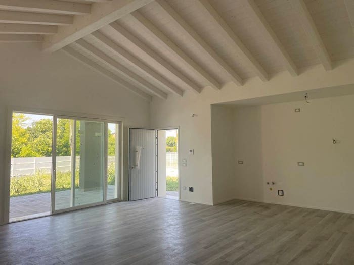 Casa quadrilocale in vendita in Via Venticinque Aprile, Centro, Legnaro