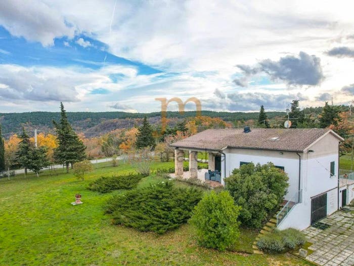 Casa trilocale in vendita in Isola del Piano