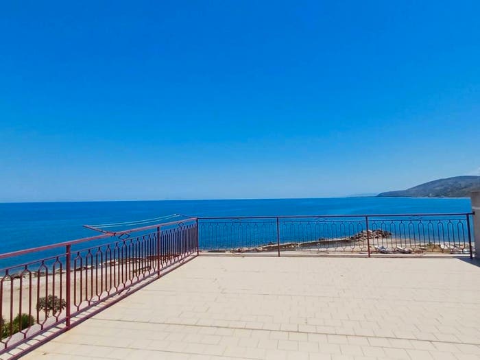 Appartamento trilocale in vendita in Via Marina, Santo Stefano di Camastra