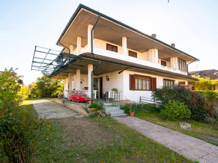 Casa quadrilocale in vendita in Via Giacomo Matteotti, Vellezzo Bellini