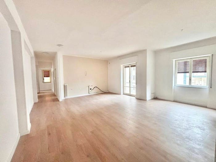 Appartamento con 5 locali in vendita in Piazza della Libertà, Centro Storico, Avellino