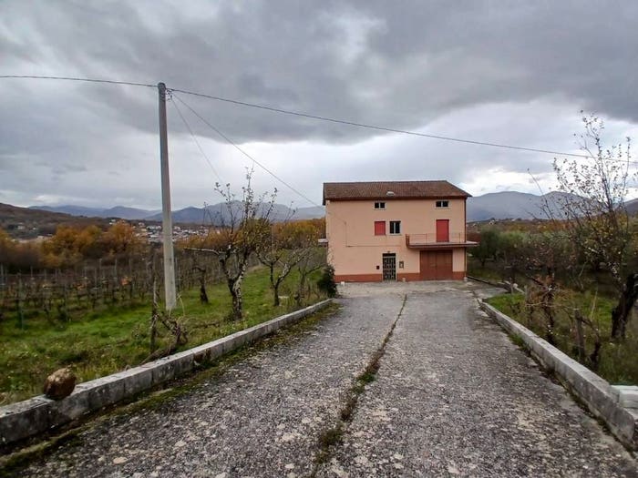 Casa con 6 locali in vendita in Strada Provinciale Tito Atena, Satriano di Lucania