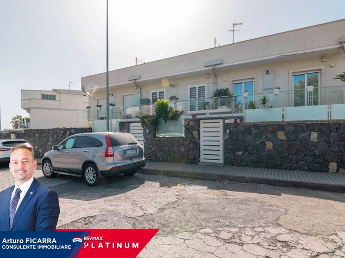 Casa con 6 locali in vendita in Via Nuovalucello, Cannizzaro, Catania