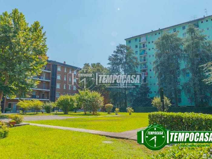 Appartamento trilocale in vendita in Via CIVIDALE DEL FRIULI, Baggio, Milano
