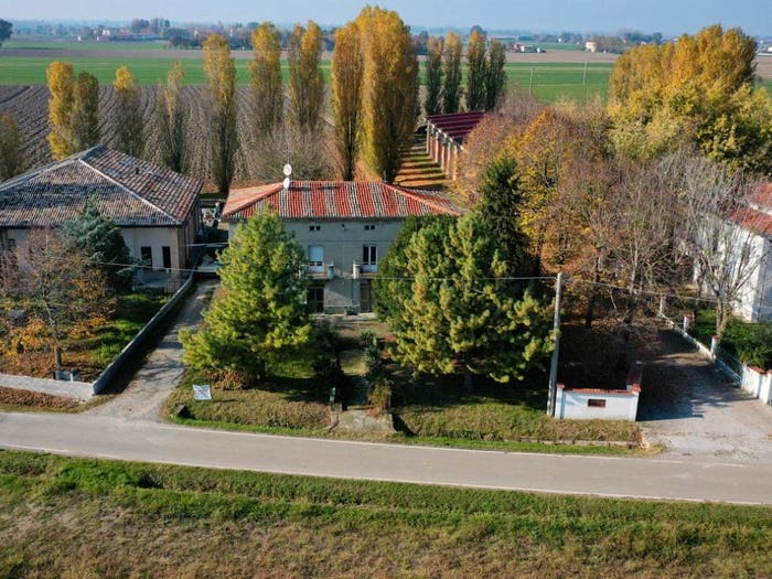 Casa con 6 locali in vendita in Strada Chiesa di Castelnovo, Baganzola Aeroporto, Parma