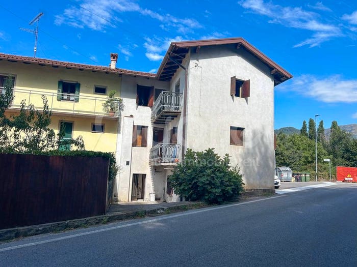 Casa con 6 locali in vendita in Via Divisione Julia, Tarcento