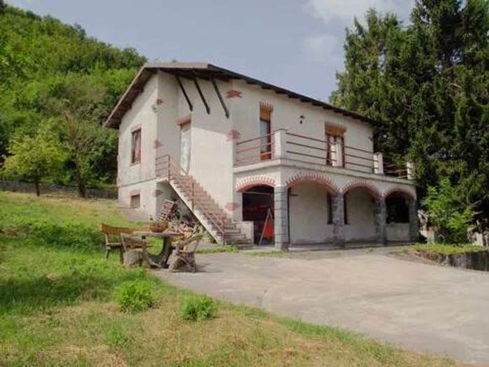 Casa con 5 locali in vendita in Garbagna