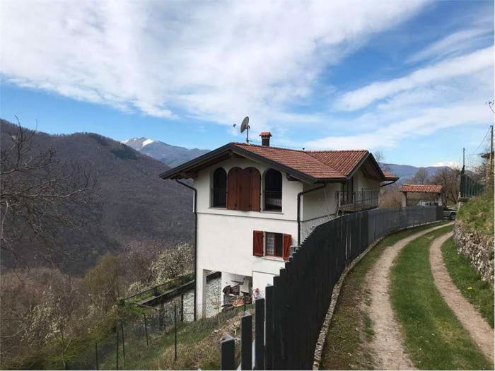 Casa con 6 locali in vendita in Via per Foino, Ponna Superiore, Ponna