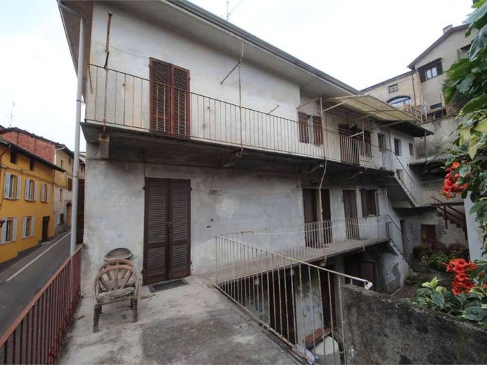Casa con 6 locali in vendita in Centro, Oleggio