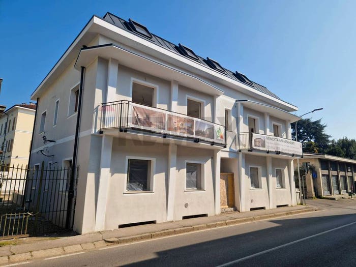 Casa quadrilocale in vendita in Via Cittadella, Centro, Gessate