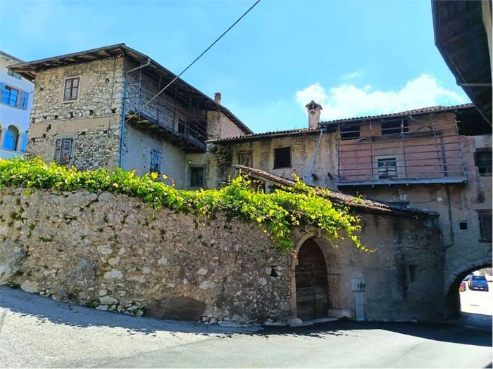Casa con 6 locali in vendita in Centro, Cavedine