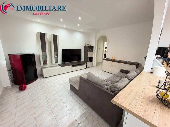Appartamento trilocale in vendita in Via Alcide De Gasperi, Marina Di Davoli, Davoli