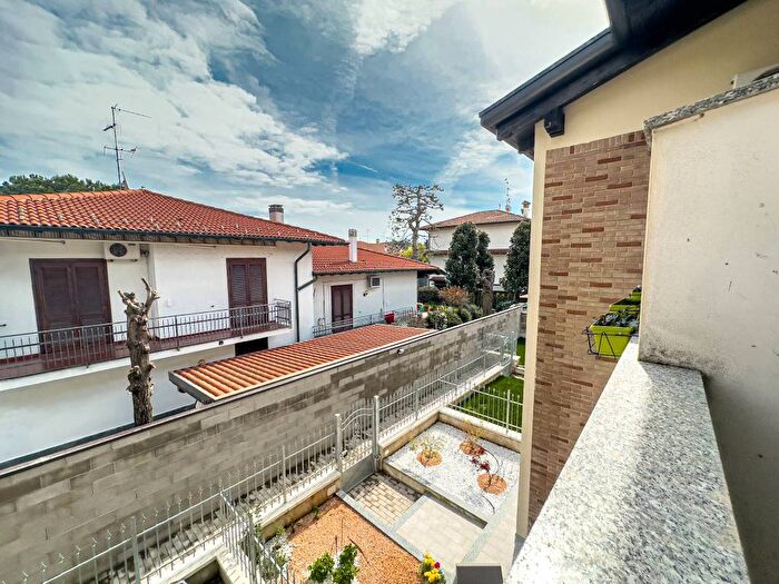 Casa con 5 locali in vendita in Via Santa Caterina da Siena, Rogorotto, Arluno