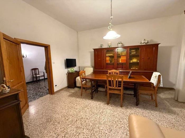 Appartamento con 5 locali in vendita in Viale Giacomo Matteotti, Zona Mensa Via Toscana, Certaldo